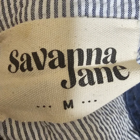 SAVANNAH JANE Navy and Multicolor Embroidered Women Top SIZE MED - Picture 3 of 3